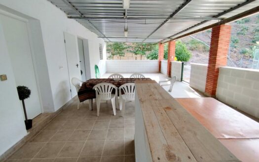 CASA CON TERRENO EN TRIANA, VÉLEZ-MÁLAGA