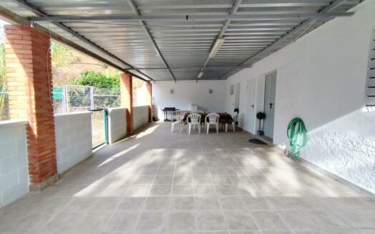 CASA CON TERRENO EN TRIANA, VÉLEZ-MÁLAGA