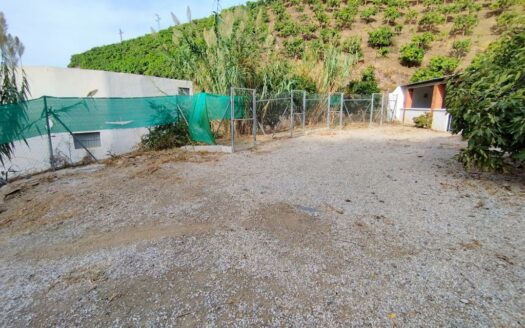 CASA CON TERRENO EN TRIANA, VÉLEZ-MÁLAGA