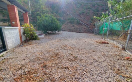 CASA CON TERRENO EN TRIANA, VÉLEZ-MÁLAGA