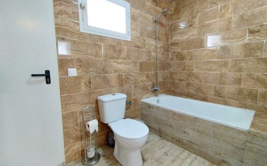 CASA CON TERRENO EN TRIANA, VÉLEZ-MÁLAGA