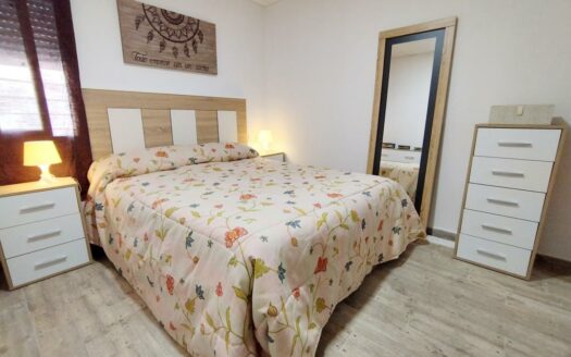 CASA CON TERRENO EN TRIANA, VÉLEZ-MÁLAGA