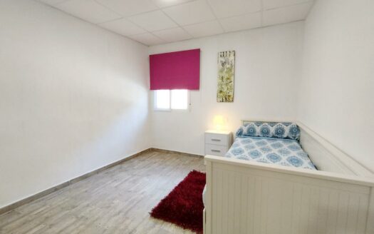 CASA CON TERRENO EN TRIANA, VÉLEZ-MÁLAGA