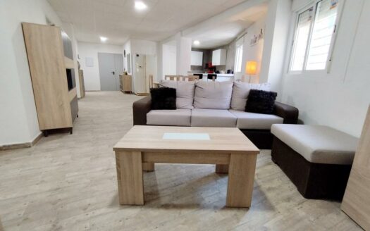 CASA CON TERRENO EN TRIANA, VÉLEZ-MÁLAGA