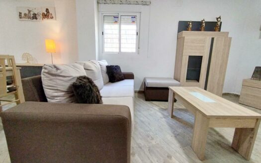 CASA CON TERRENO EN TRIANA, VÉLEZ-MÁLAGA