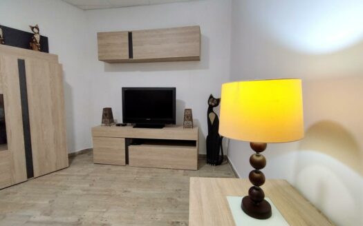 CASA CON TERRENO EN TRIANA, VÉLEZ-MÁLAGA
