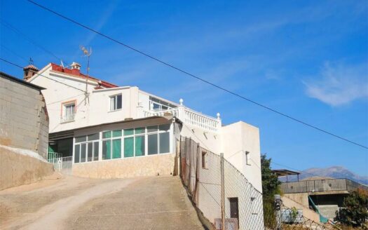 CASA ZONA LOS ROMANES, VIÑUELA