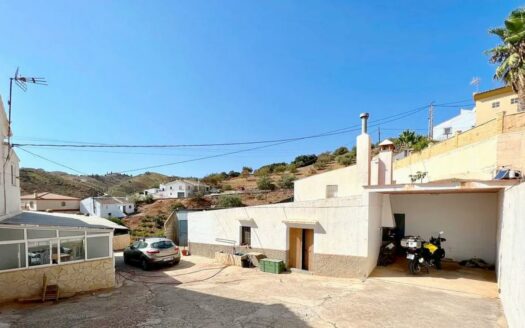 CASA ZONA LOS ROMANES, VIÑUELA