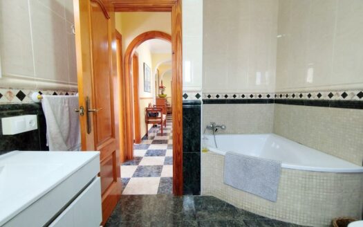 CASA ZONA LOS ROMANES, VIÑUELA