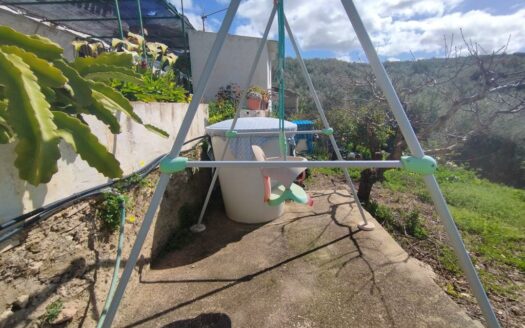 CASA CON TERRENO EN PERIANA