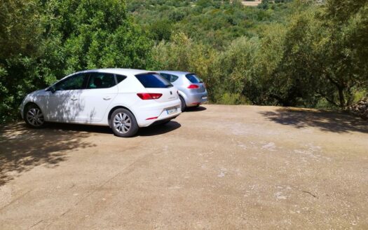 CASA CON TERRENO EN PERIANA