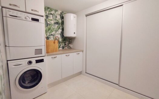 CHALET ADOSADO EN ALMAYATE