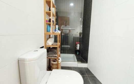 CHALET ADOSADO EN ALMAYATE