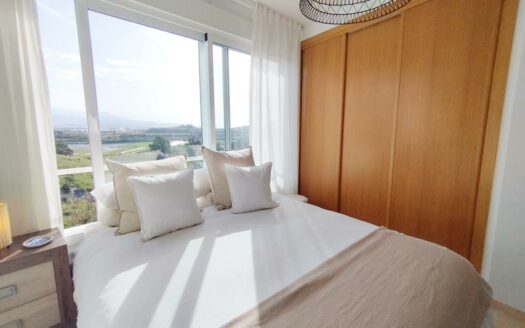 CHALET ADOSADO EN ALMAYATE