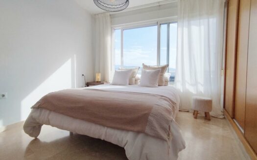 CHALET ADOSADO EN ALMAYATE