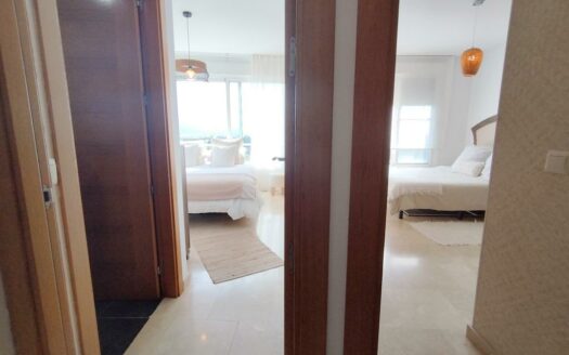 CHALET ADOSADO EN ALMAYATE