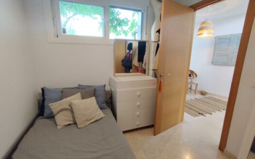 CHALET ADOSADO EN ALMAYATE