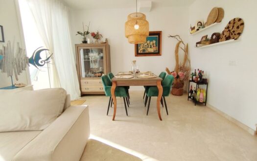 CHALET ADOSADO EN ALMAYATE