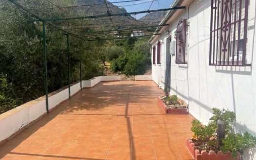 CASA CON TERRENO ZONA VENTA ALTA, ALCAUCÍN