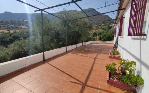 CASA CON TERRENO ZONA VENTA ALTA, ALCAUCÍN