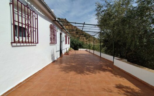 CASA CON TERRENO ZONA VENTA ALTA, ALCAUCÍN