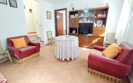 CASA CON TERRENO ZONA VENTA ALTA, ALCAUCÍN