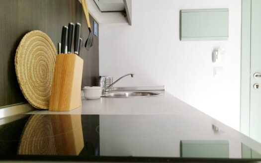 ESTUDIO AL LADO DEL MAR EN ALMAYATE