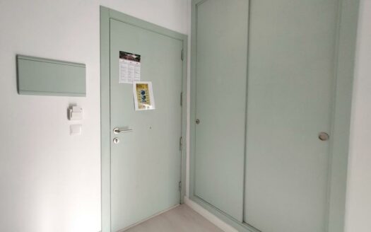 ESTUDIO AL LADO DEL MAR EN ALMAYATE