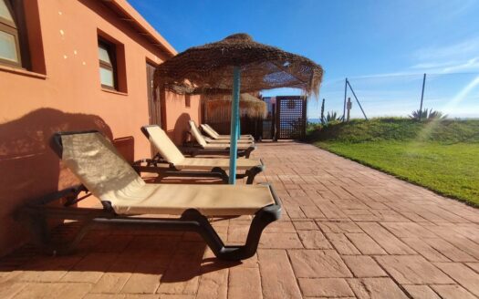 ESTUDIO AL LADO DEL MAR EN ALMAYATE