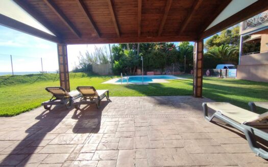 ESTUDIO AL LADO DEL MAR EN ALMAYATE