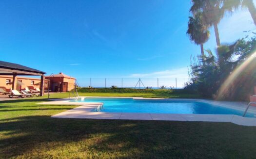 ESTUDIO AL LADO DEL MAR EN ALMAYATE