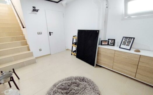 CHALET ADOSADO EN CHILCHES