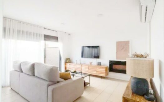 CHALET ADOSADO EN CHILCHES