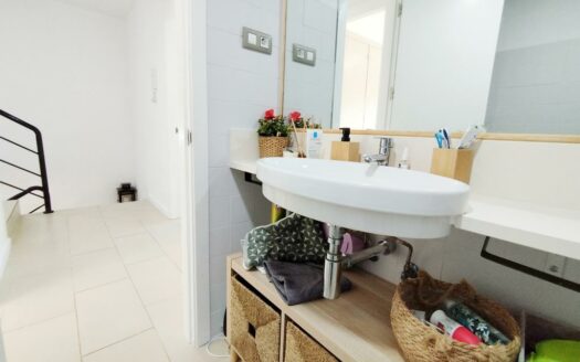 CHALET ADOSADO EN CHILCHES