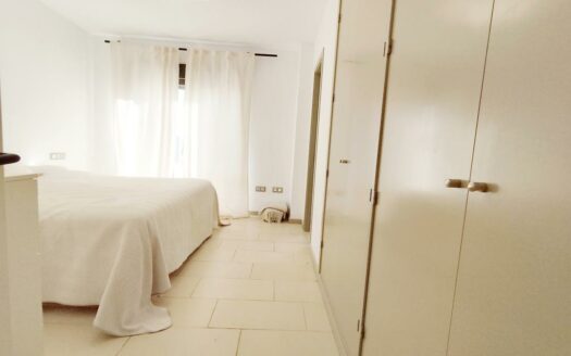 CHALET ADOSADO EN CHILCHES