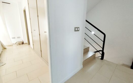 CHALET ADOSADO EN CHILCHES