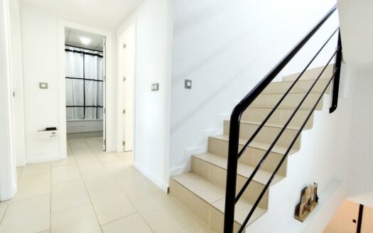 CHALET ADOSADO EN CHILCHES