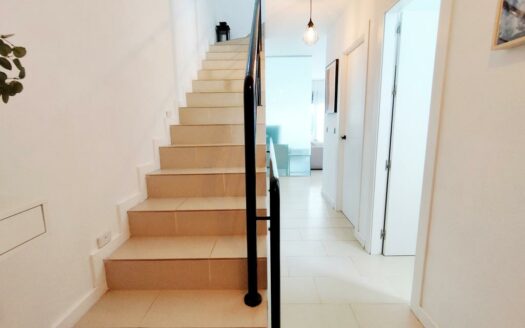 CHALET ADOSADO EN CHILCHES