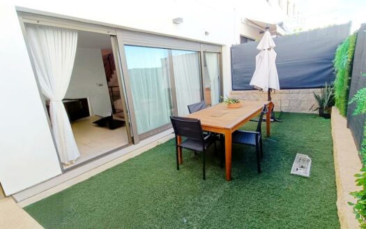 CHALET ADOSADO EN CHILCHES