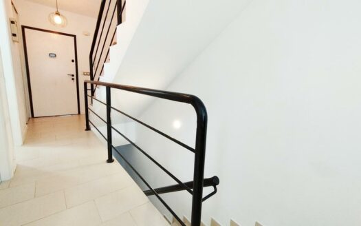 CHALET ADOSADO EN CHILCHES