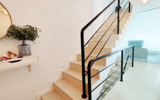 CHALET ADOSADO EN CHILCHES