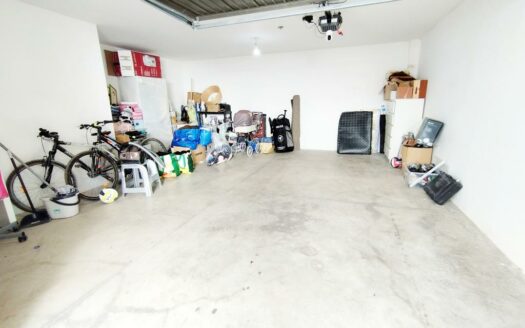 CHALET ADOSADO EN CHILCHES