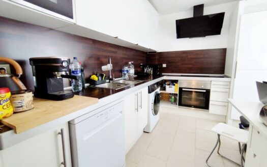 CHALET ADOSADO EN CHILCHES