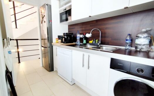 CHALET ADOSADO EN CHILCHES