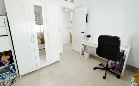 CHALET ADOSADO EN CHILCHES