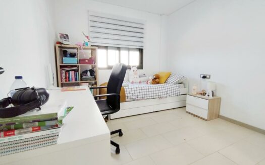 CHALET ADOSADO EN CHILCHES