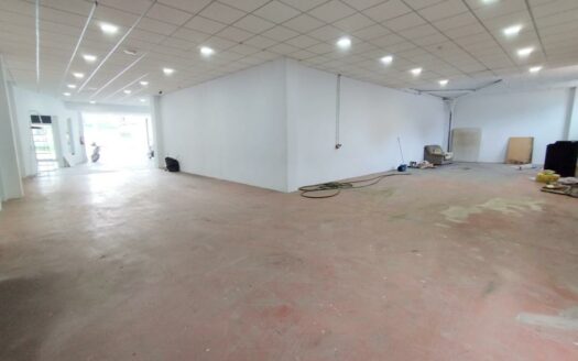 LOCAL EN VÉLEZ-MÁLAGA