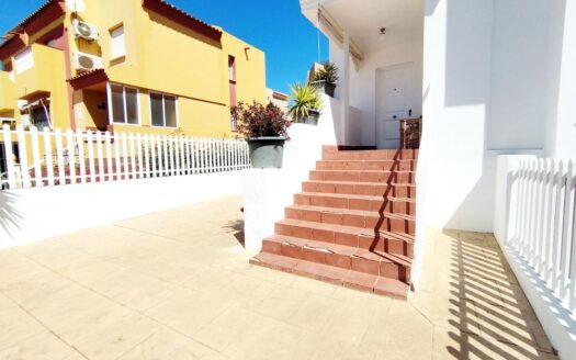 CASA PAREADA ZONA LIMONAR, VÉLEZ-MÁLAGA