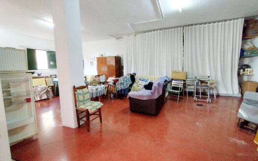 CASA CON TERRENO EN PERIANA