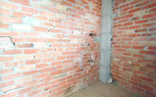 CASA CON TERRENO EN PERIANA